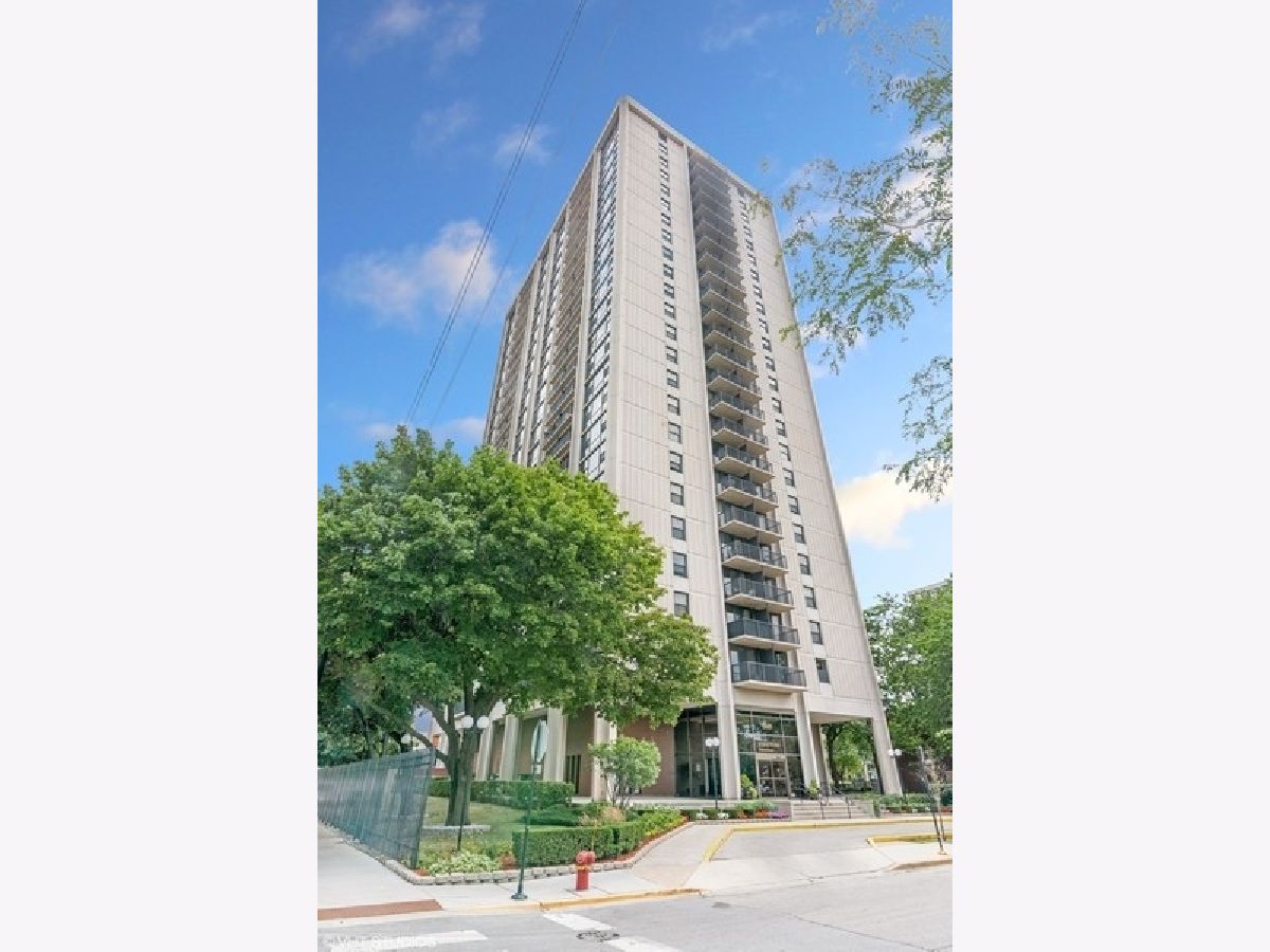 Condos & Townhomes Rented Stratford South Commons Chicago Illinois, 2605 Indiana