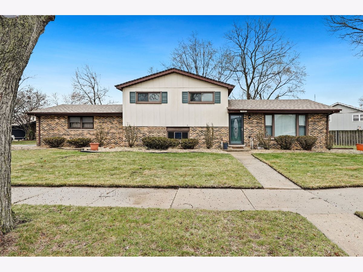 Homes Sold Huguelets South Holland Illinois, 17165 Cornell