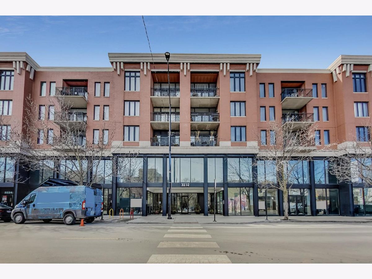 Condominiums Sold Plaza 32 Chicago Illinois, 3232 Halsted