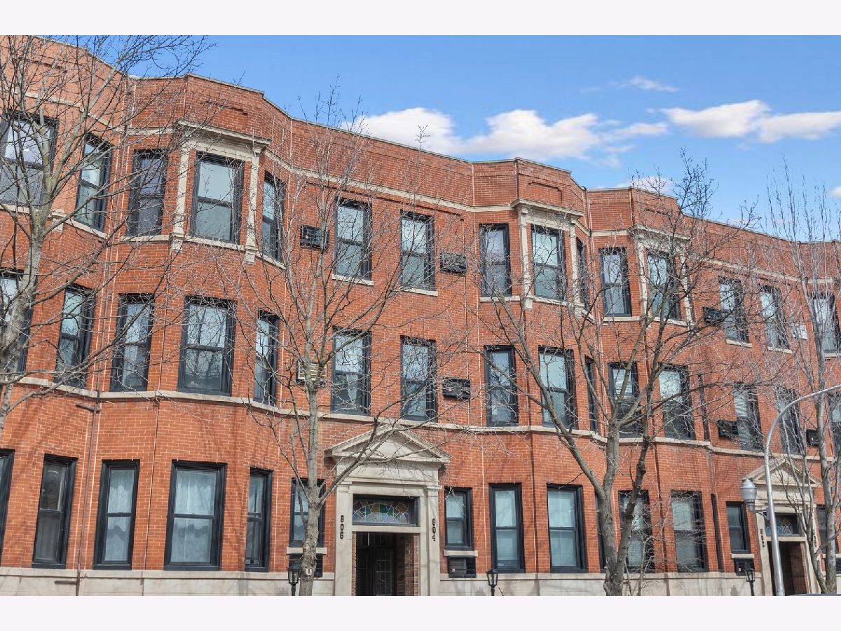 Condominiums Sold Gaslight Village Chicago Illinois, 806 George