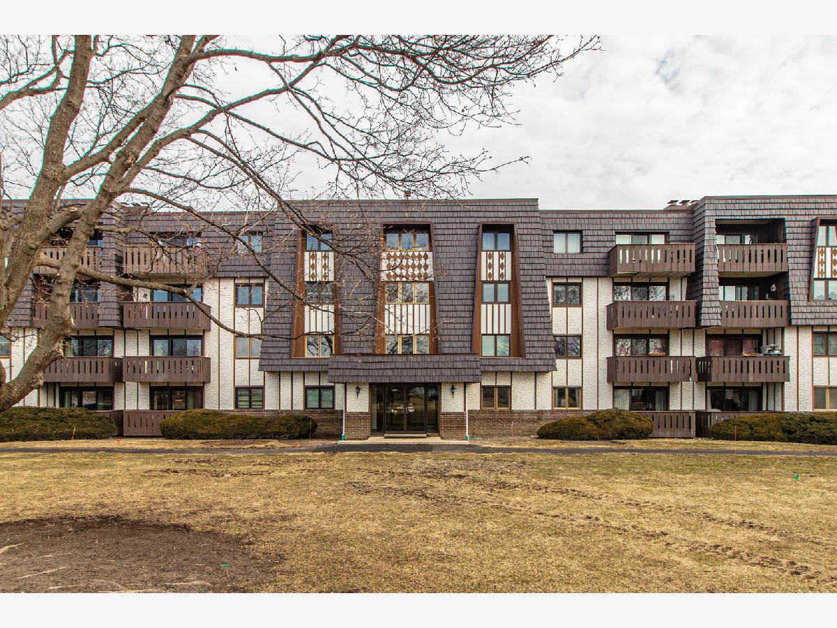 Condominiums Sold Heiden Gardens Lake Bluff Illinois, 13000 Heiden