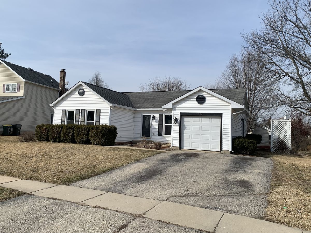 Homes Rented Candlewood Trails Cary Illinois, 336 Burr Oak