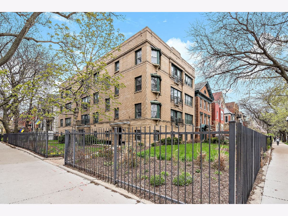 Condominiums & Homes Sold Lincoln Park Place Chicago Illinois, 2403 Orchard