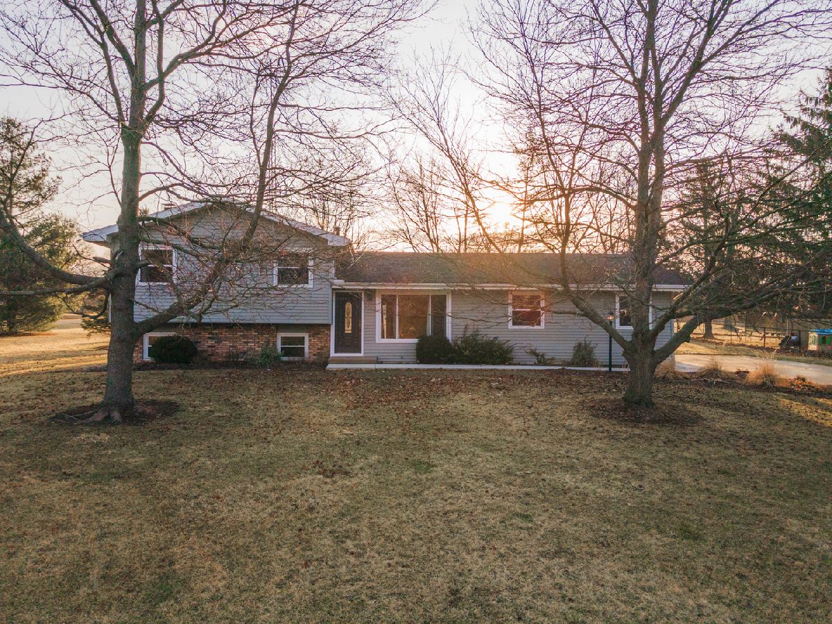 Homes Sold Hill-n-dale Bloomington Illinois, 8441 Prairie Trl