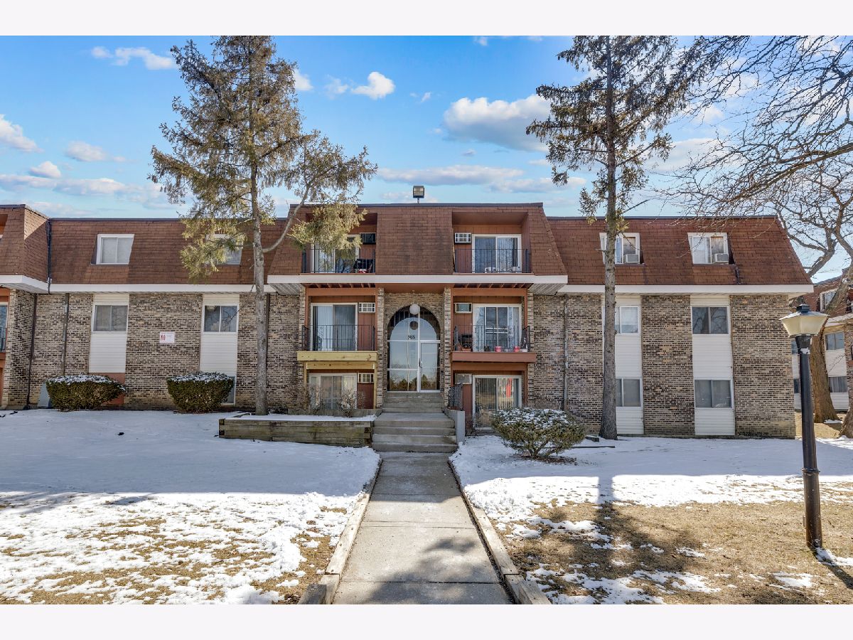 Highland Crossing Hoffman Estates IL, Condominiums For Sale & For Rent