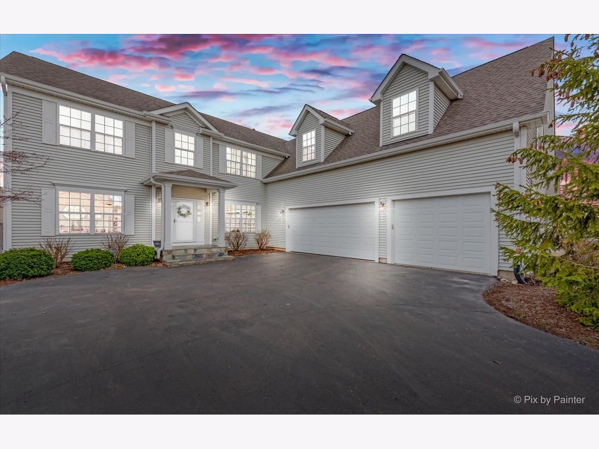 Homes Sold Greenshire Lake In The Hills Illinois, 5274 Greenshire