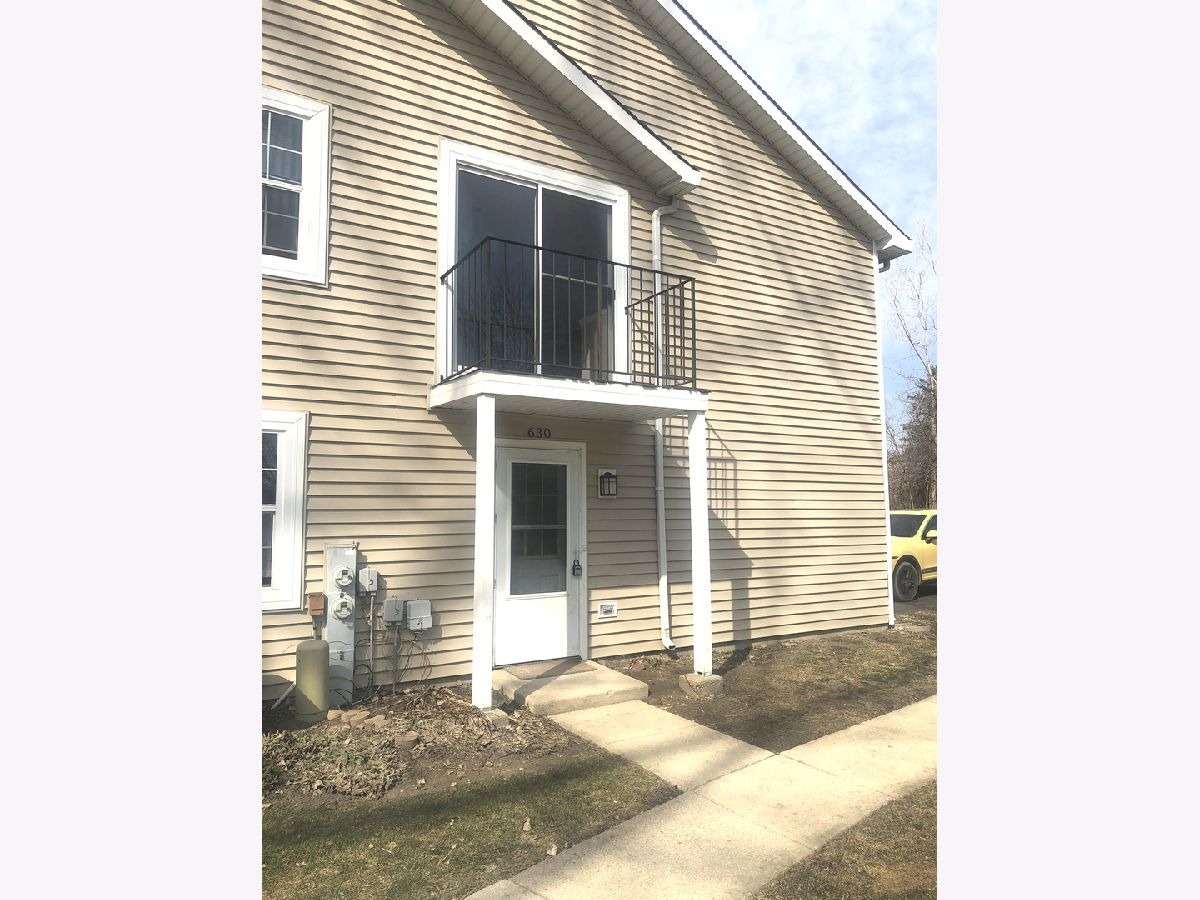 Townhomes & Condos Rented Cornell Lakes Palatine Illinois, 630 Lake Shore