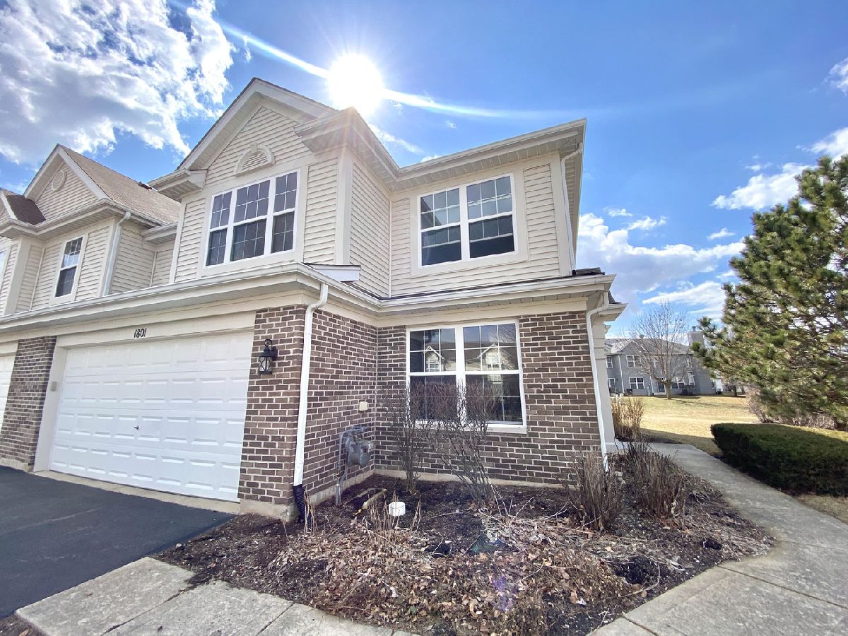 Homes & Townhomes Rented Foxmoor Montgomery Illinois, 1801 Waverly