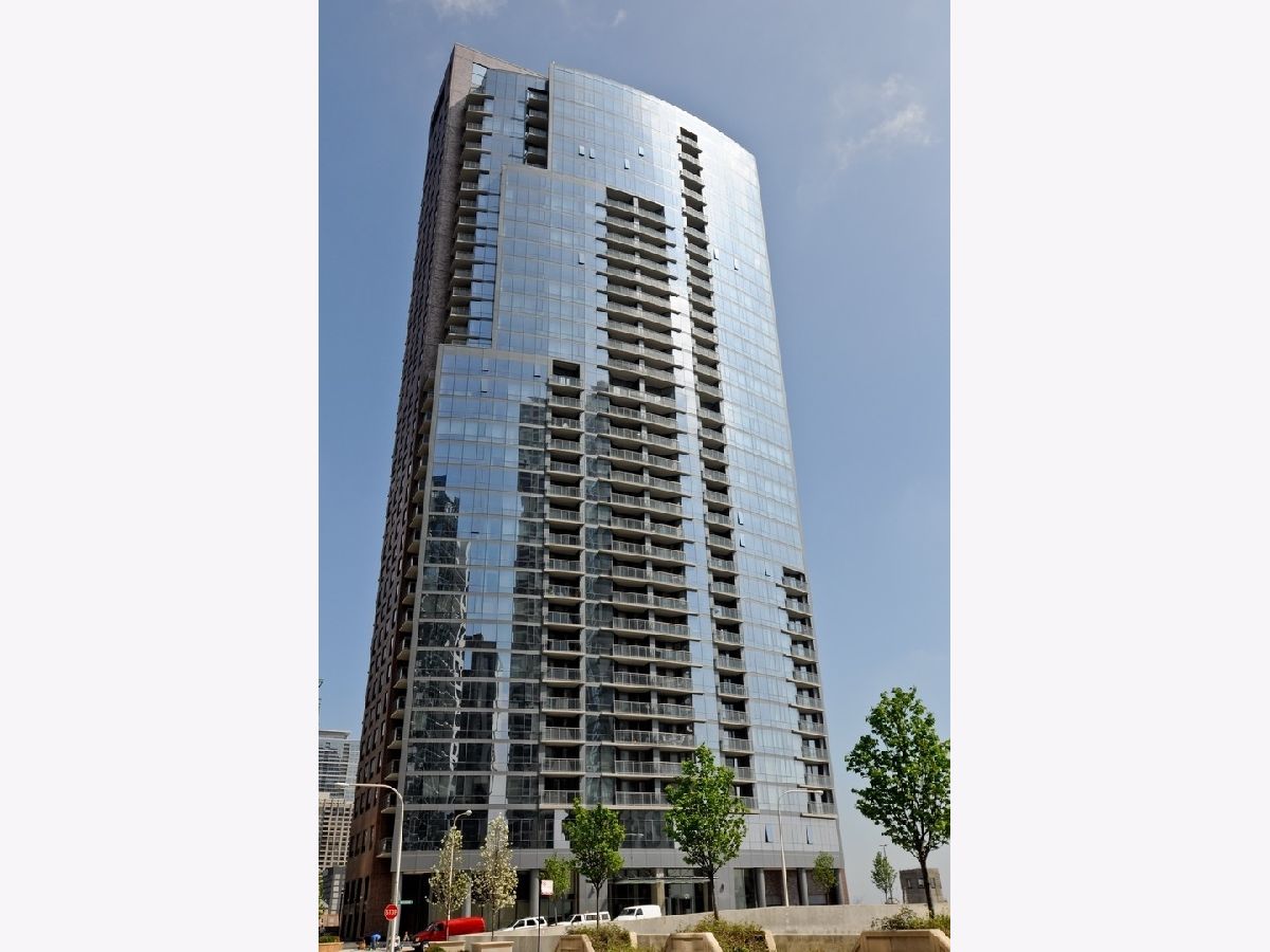 Condos & Townhomes Sold Chandler Chicago Illinois, 450 Waterside