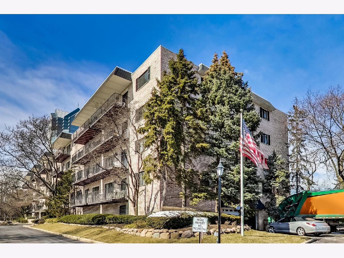 Condos & Townhomes Sold Oakbrook Terrace East Oakbrook Terrace Illinois, 1S150 Spring