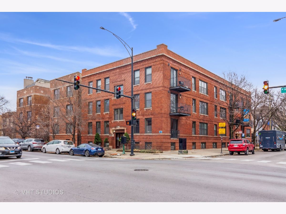 Condominiums Sold Sonoma On Addison Chicago Illinois, 1659 Addison