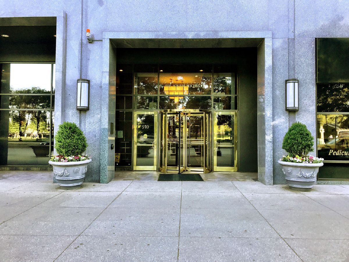 Condominiums Sold Michigan Avenue Lofts Chicago Illinois, 910 Michigan