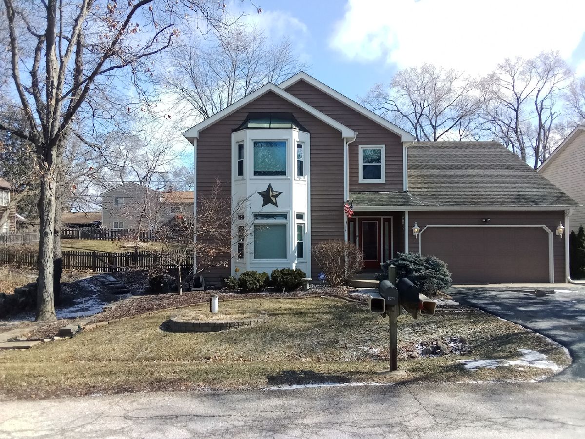  Rented Oakwood Hills Illinois, 123 Lake Shore