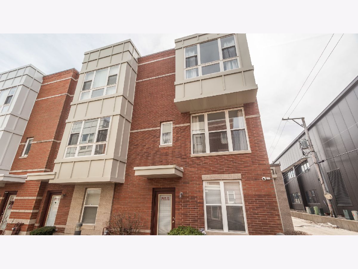 Townhomes & Condos Sold Kilbourn Court Chicago Illinois, 3238 Kilbourn