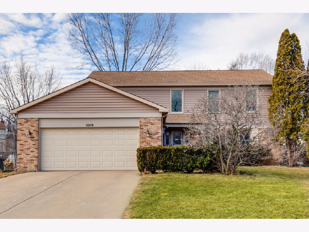 Homes Sold Astor Place Buffalo Grove Illinois, 1016 Highland Grove