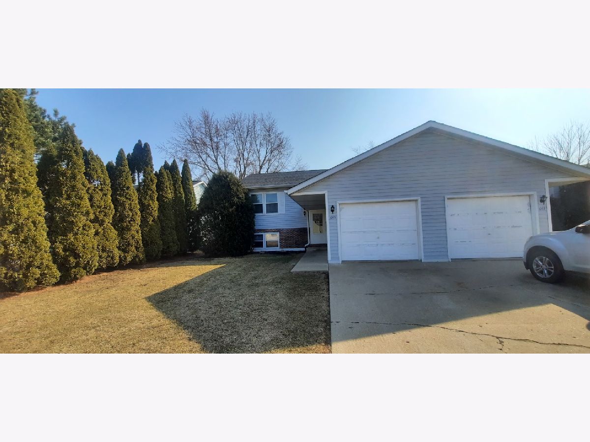 Townhomes Rented Quail Creek Grayslake Illinois, 645 Ziegler