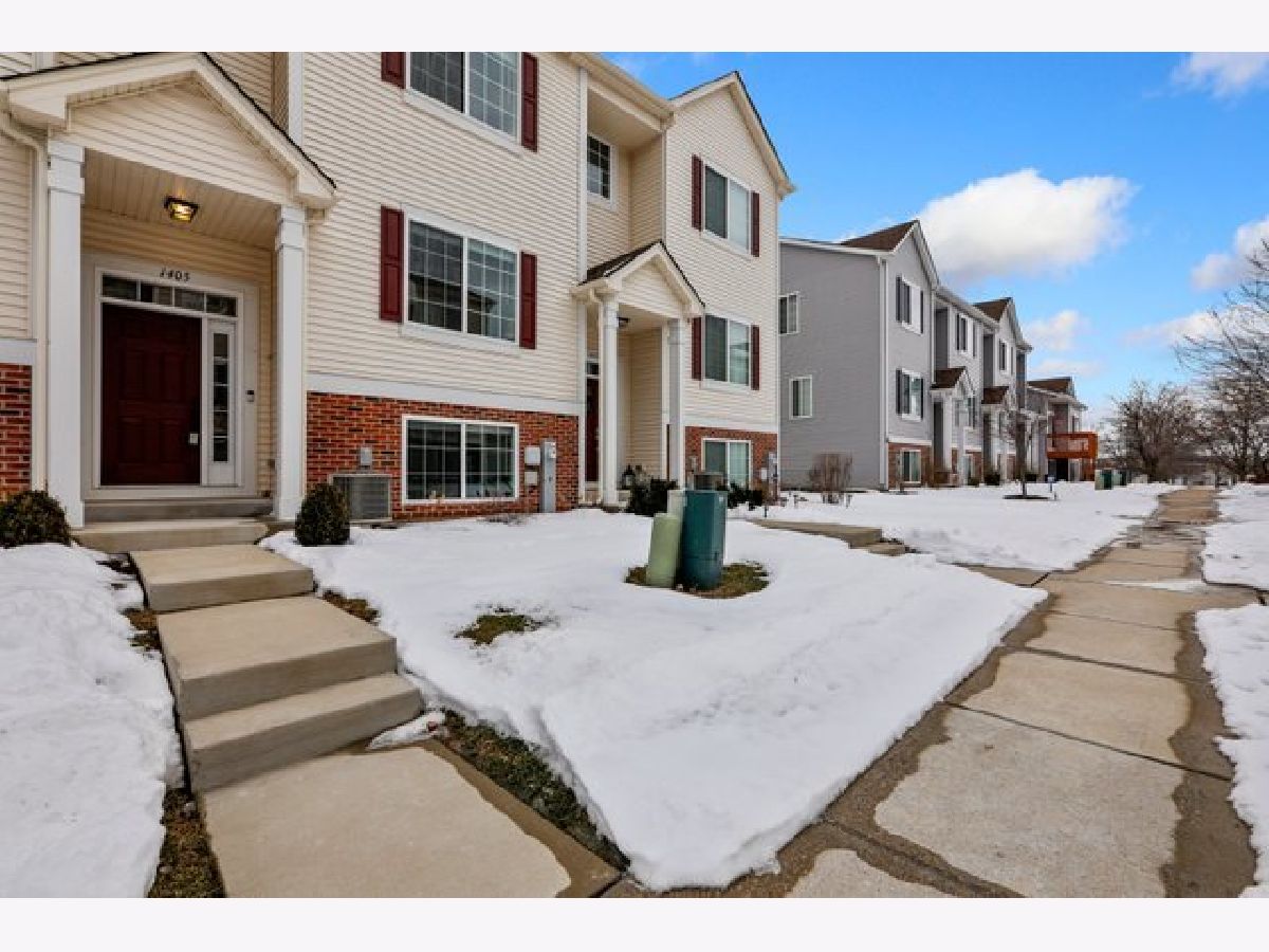 Townhomes & Homes Sold Fieldstone Place Montgomery Illinois, 1405 Manning