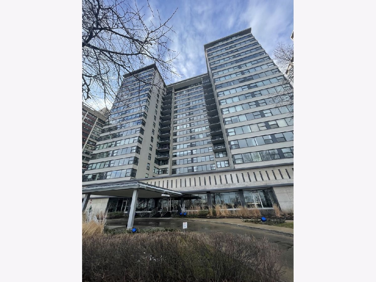 Condominiums Rented Lakeview Station Chicago Illinois, 3430 Lake Shore