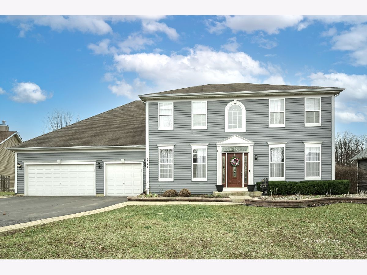 Homes Sold Chestnut Woods Carpentersville Illinois, 3914 Farmstead