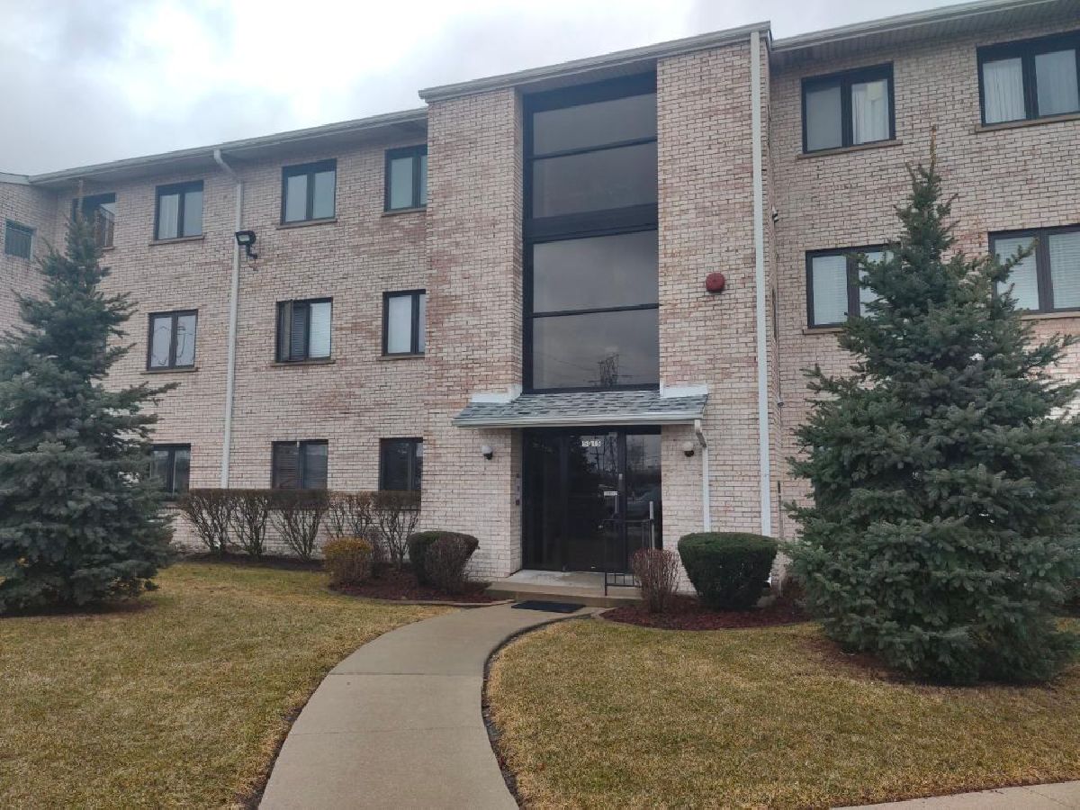 Condominiums Sold Briartree Burbank Illinois, 5015 Briartree