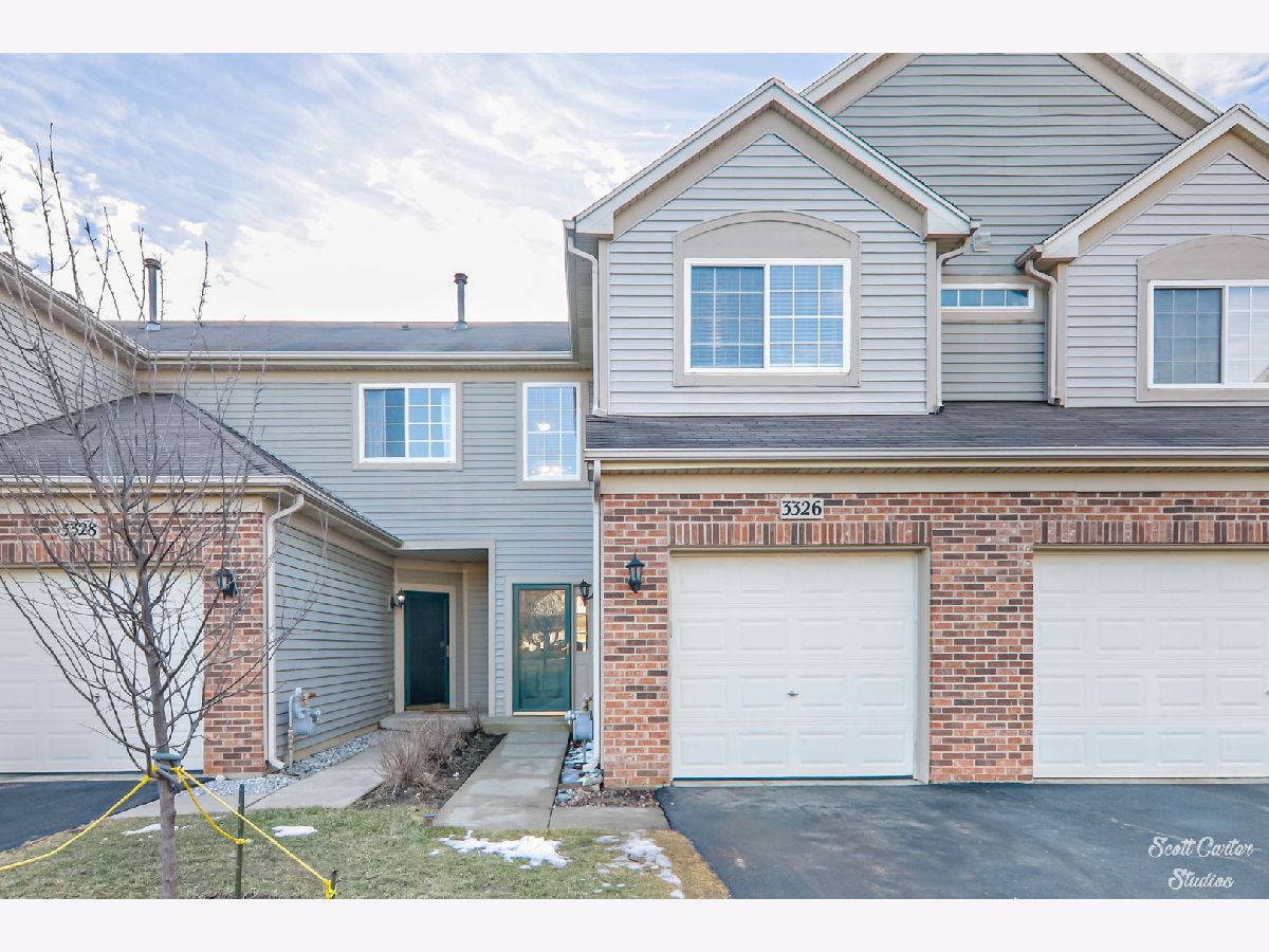 Townhomes Sold Shenandoah Townhomes Carpentersville Illinois, 3326 Blue Ridge