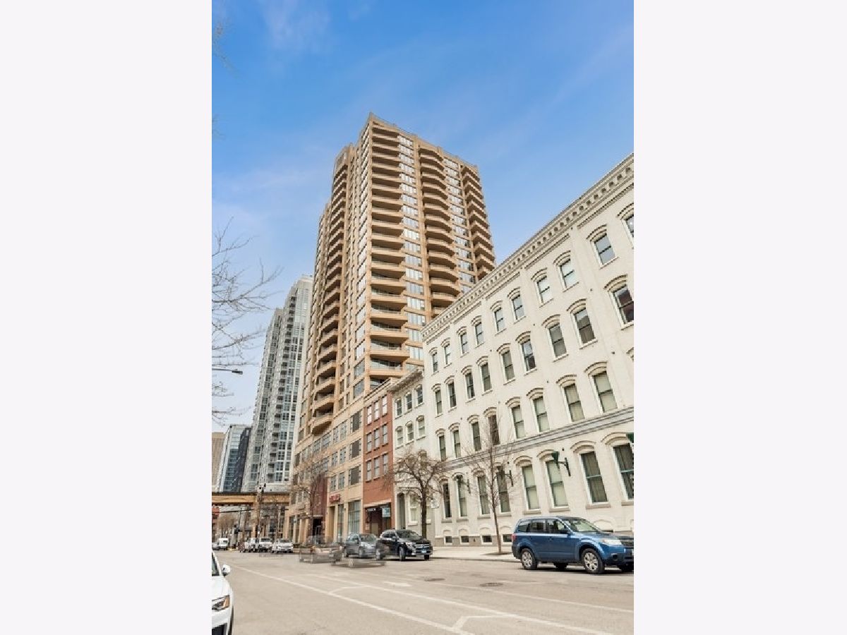 Condominiums Sold Jefferson Tower Chicago Illinois, 200 Jefferson