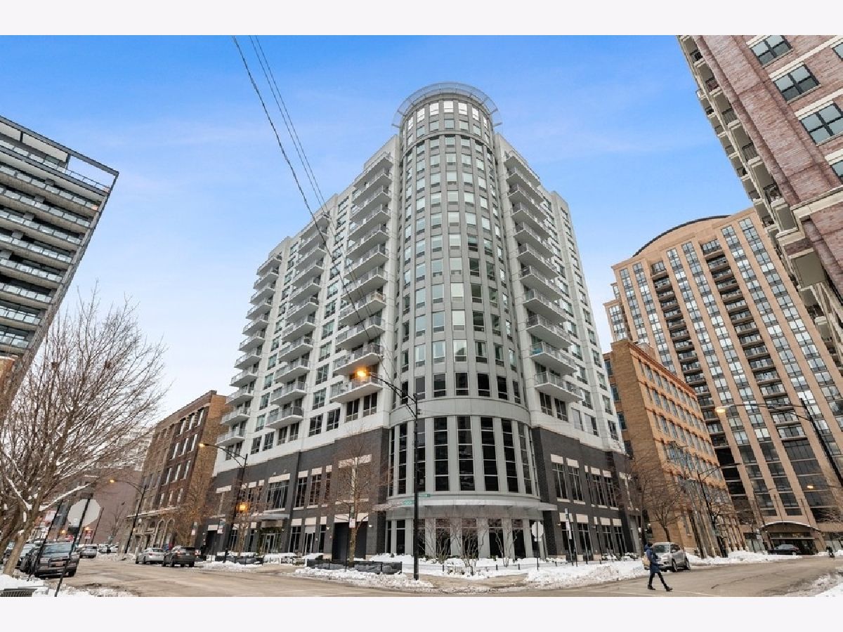 Condominiums Sold Huron Pointe Chicago Illinois, 421 Huron