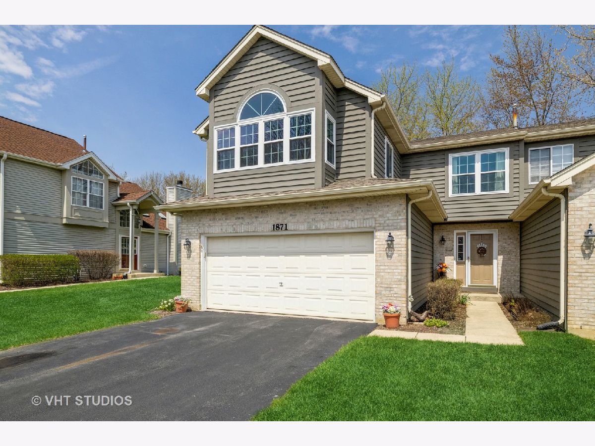 Townhomes Sold Winchester Trails Naperville Illinois, 1871 Tamahawk