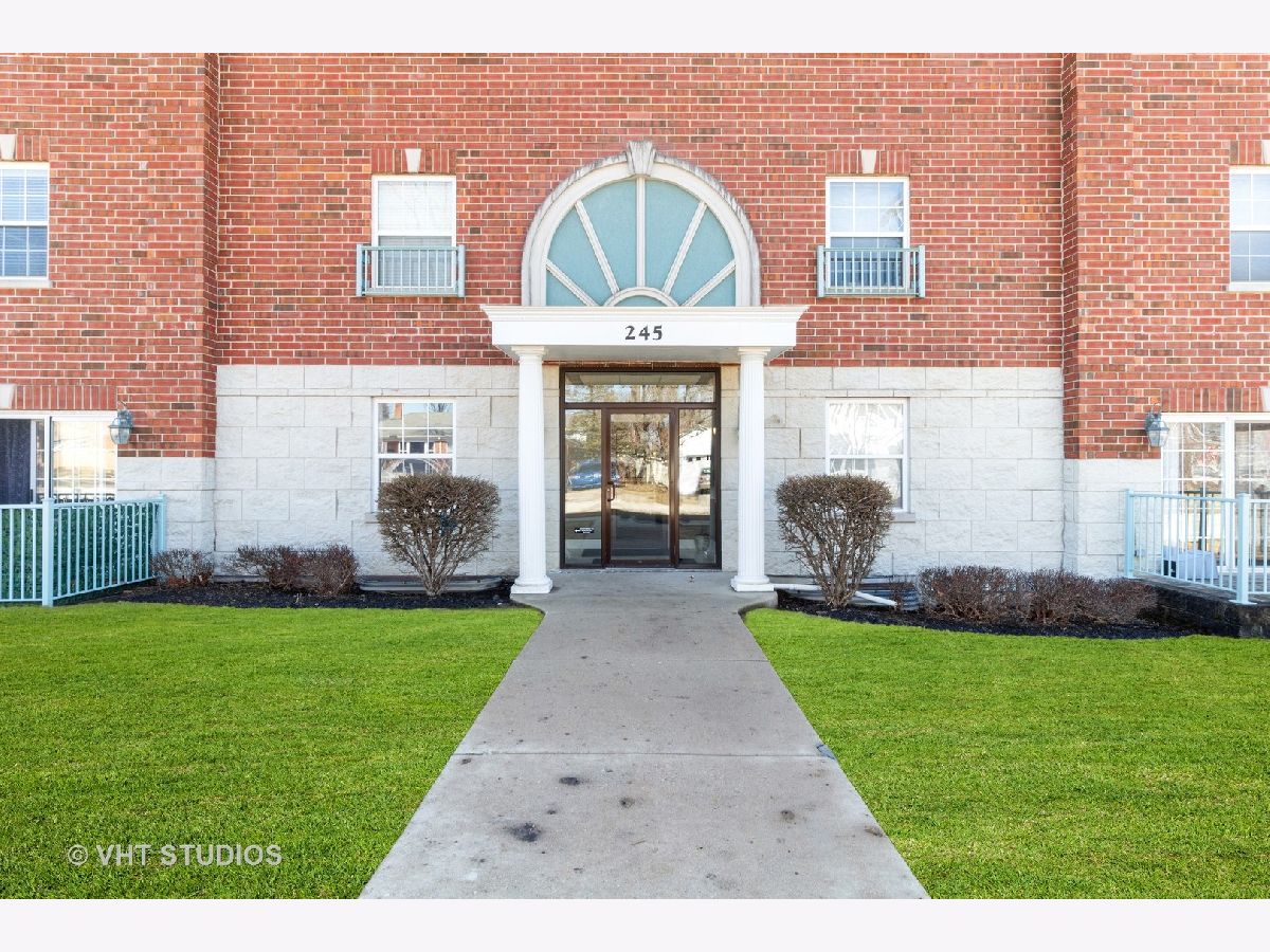 Condominiums Sold Washington Square Palatine Illinois, 245 Johnson
