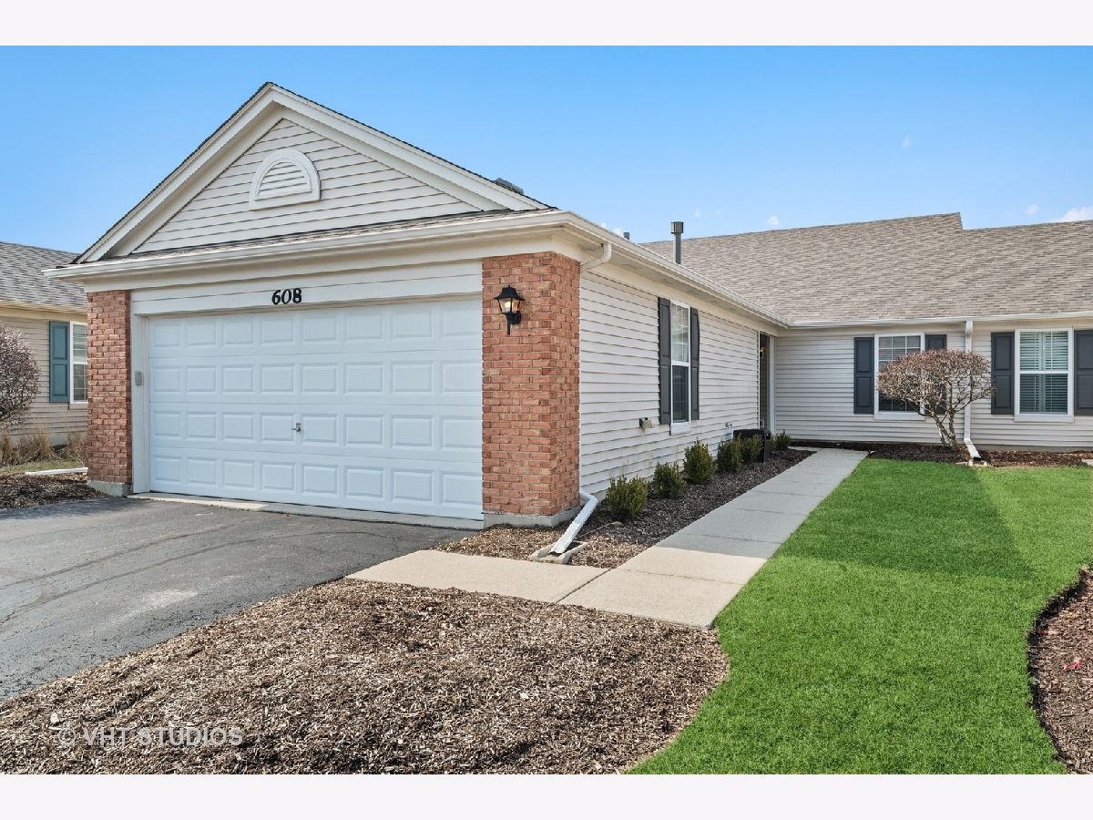 Bradford Place Round Lake IL, Townhomes & Homes For Sale & For Rent