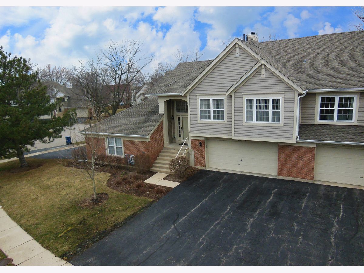 Townhomes & Condos & Homes Sold Fairfax Commons Silvercrest Bartlett Illinois, 1607 Camberley