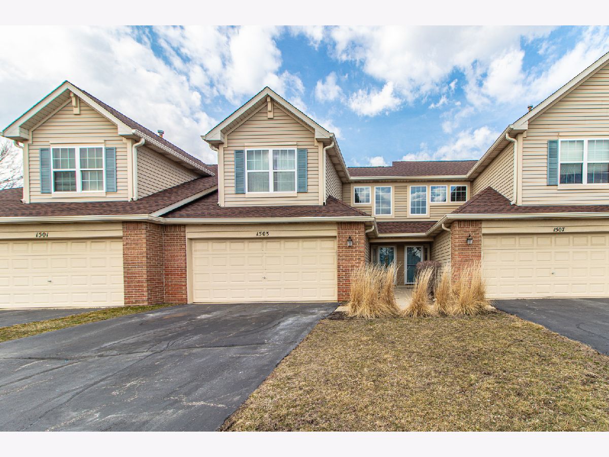 Townhomes Rented Fields Of Cambridge Waukegan Illinois, 1503 Candlestick