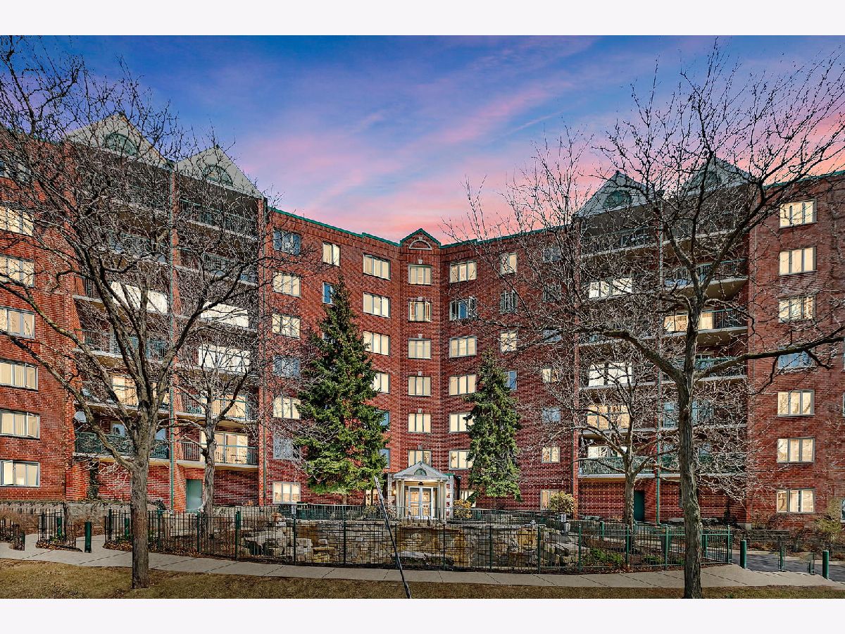 Condominiums & Homes Sold Cascades Of Norridge Norridge Illinois, 8580 Foster