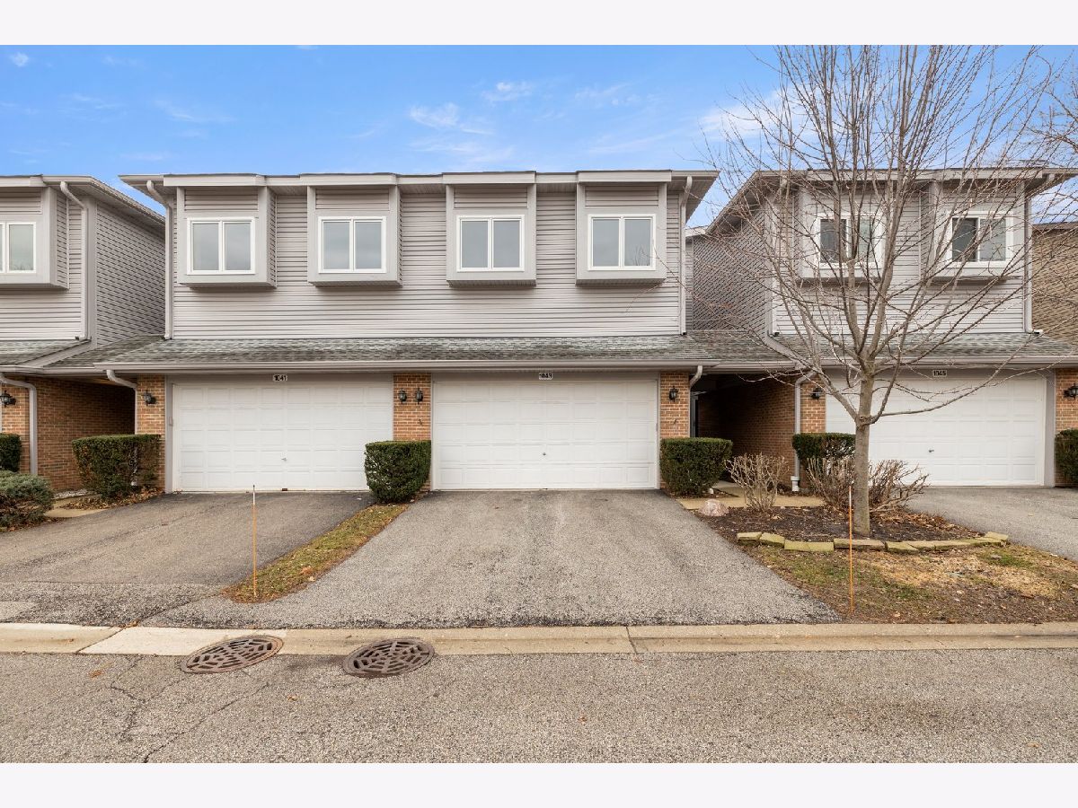 Townhomes & Homes Sold Evergreen Woods Mount Prospect Illinois, 1043 Arbor