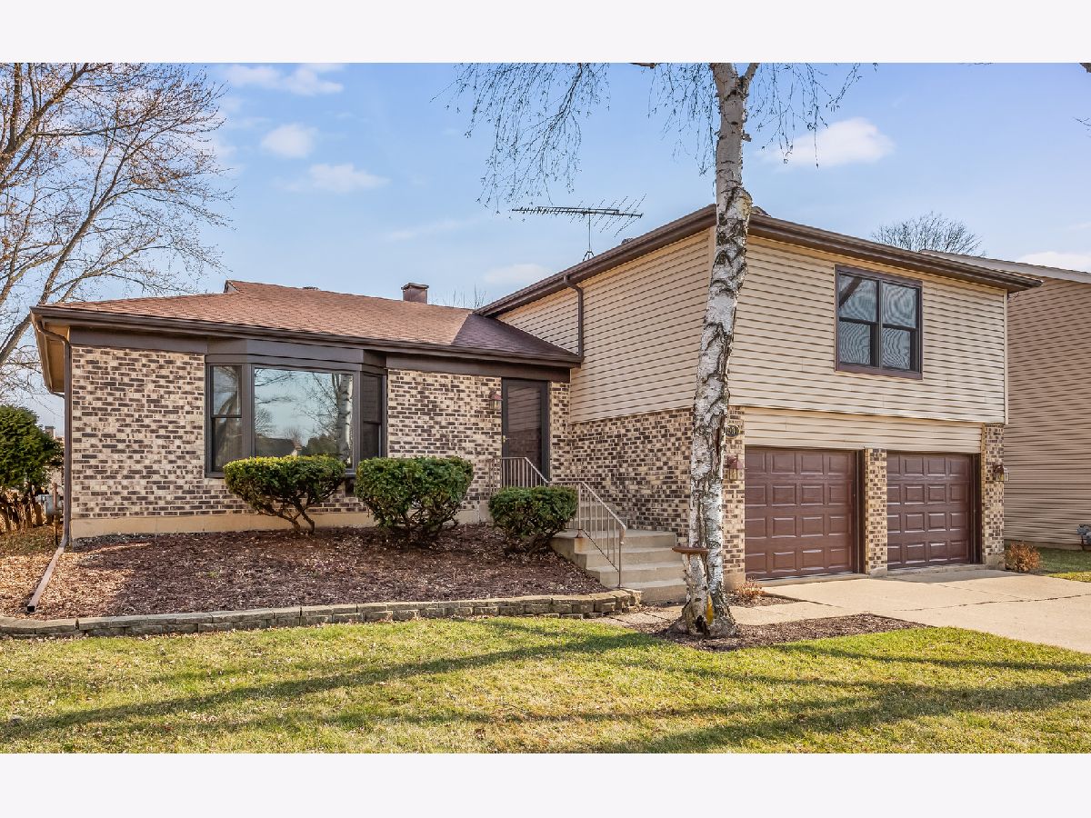 Homes Sold Quail Hollow Bartlett Illinois, 1001 Confederation