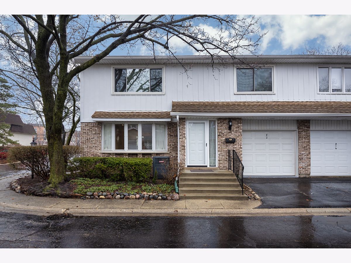 Townhomes & Homes Sold Pin Oak Wilmette Illinois, 214 Pin Oak