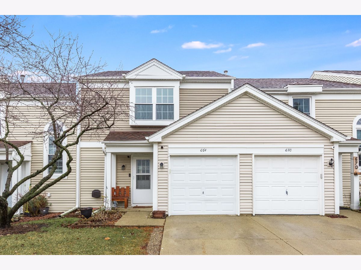 Townhomes Sold Laurel Crossing Hanover Park Illinois, 664 Wedgewood