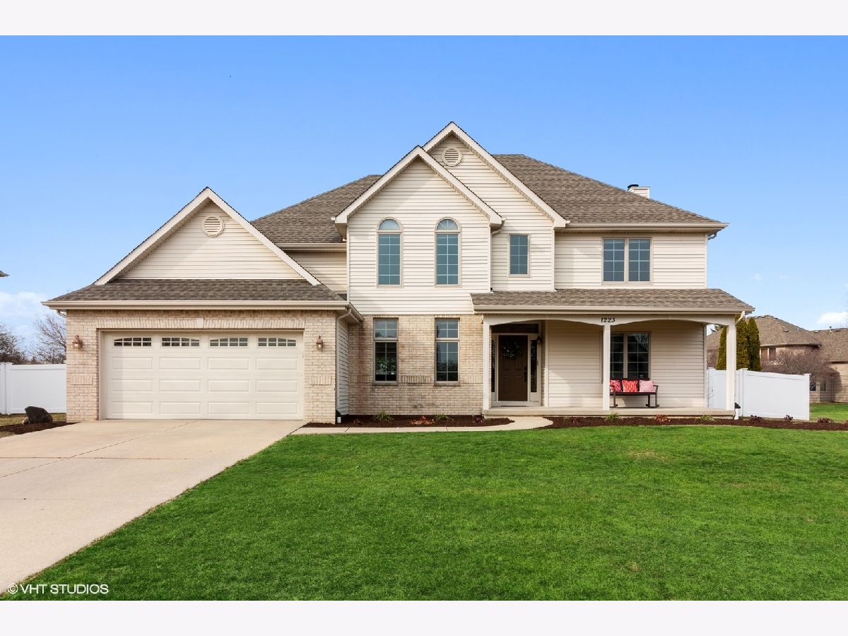 Homes Sold Hunt Club Shorewood Illinois, 1223 Hunter
