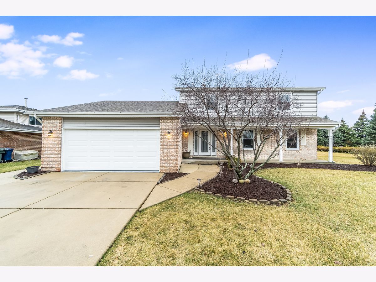 Homes & Townhomes & Condos Sold Heritage Estates Orland Park Illinois, 13912 Catherine