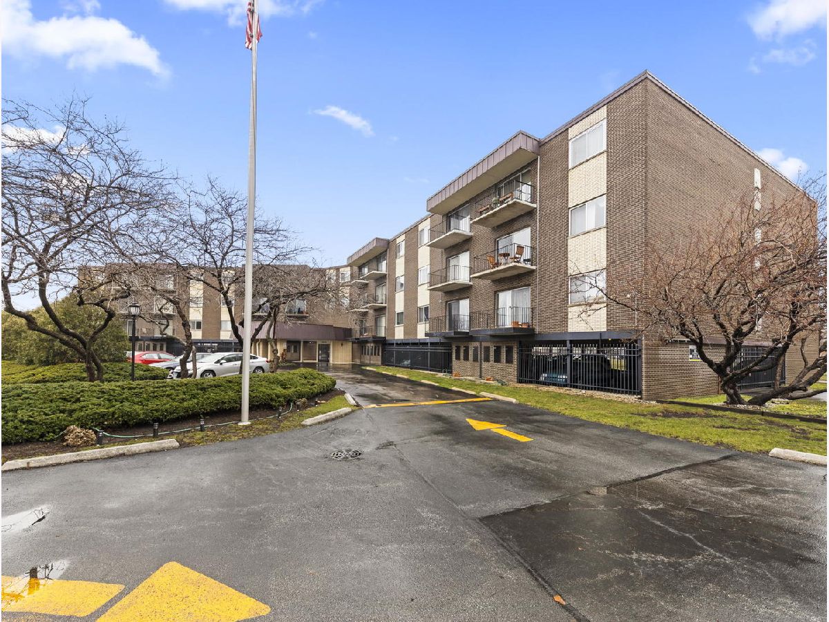 Condominiums & Homes Sold Bayport Oak Lawn Illinois, 9820 Pulaski