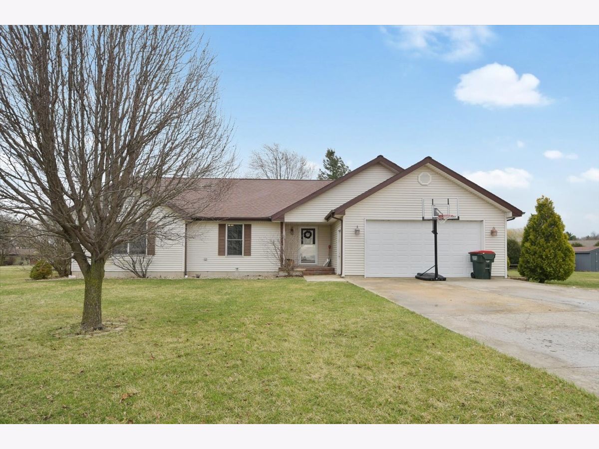 Homes Sold Lake Iroquois Loda Illinois, 296 070 E