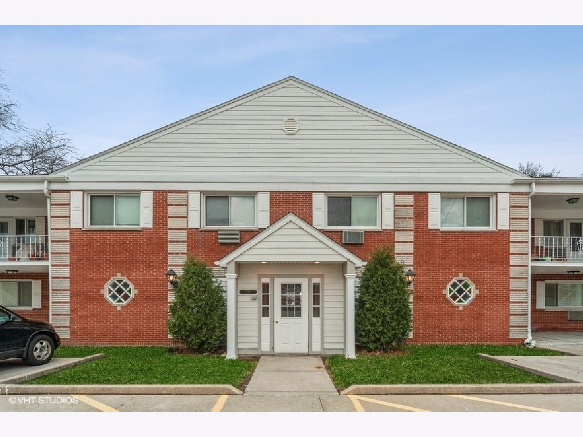 Condominiums Sold Churchview Glenview Illinois, 1719 Grove