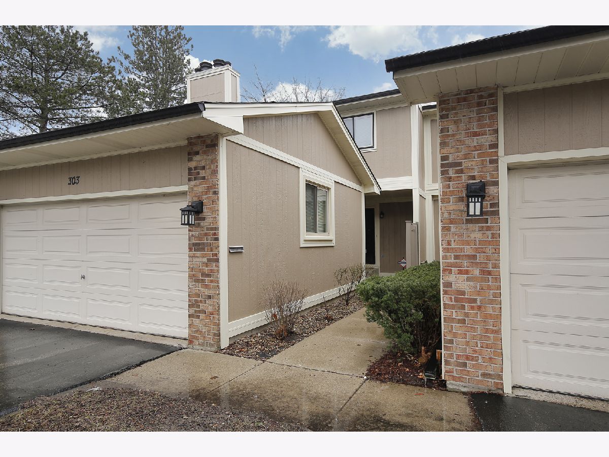 Townhomes Sold Park East Deerfield Illinois, 303 Redwing