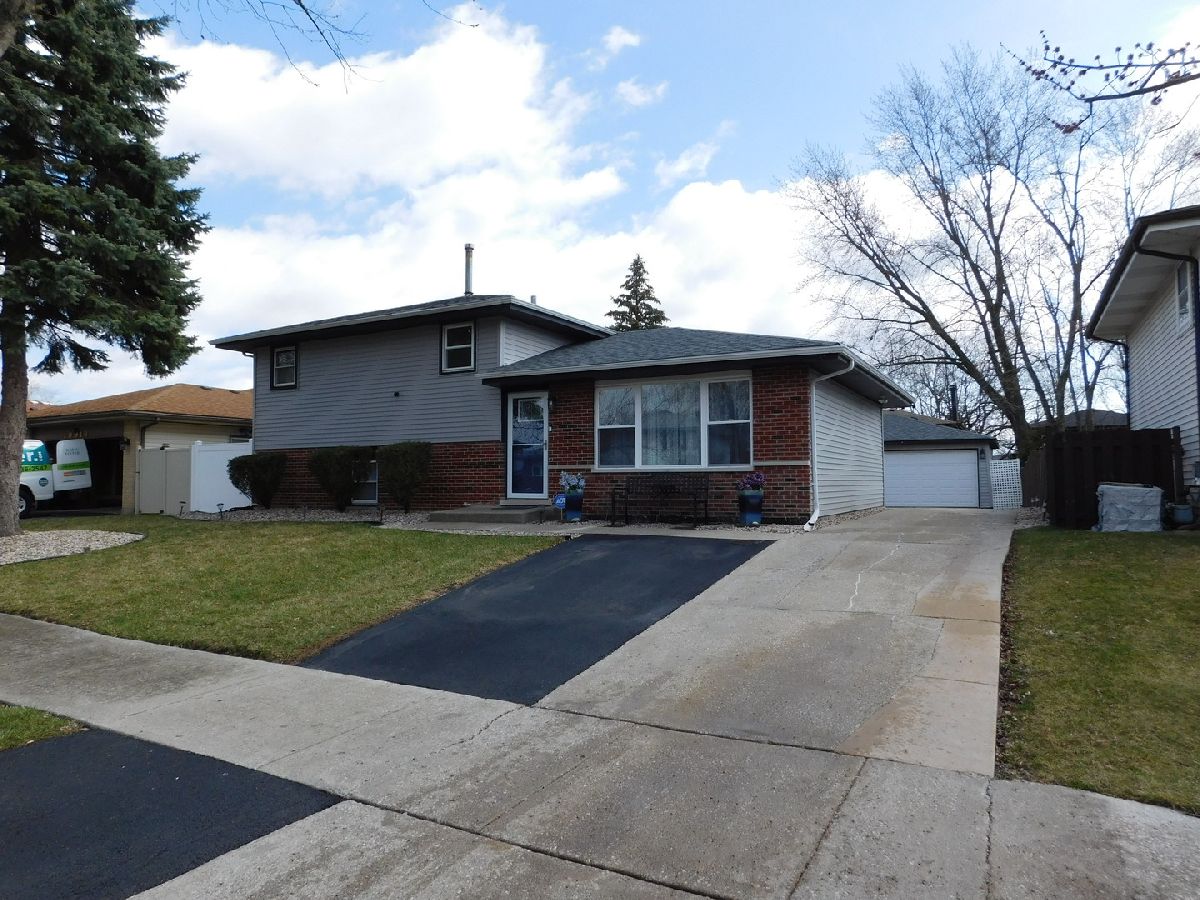 Homes & Townhomes Sold Lake Lynwood Lynwood Illinois, 19917 Crescent