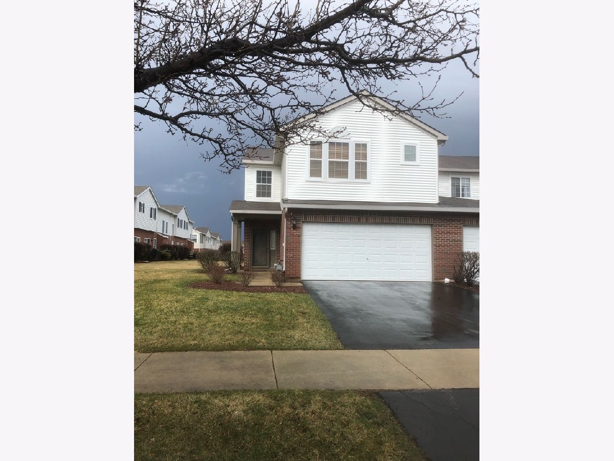 Homes & Townhomes & Condos Sold Gleneagle Trail Matteson Illinois, 6324 Berry Path