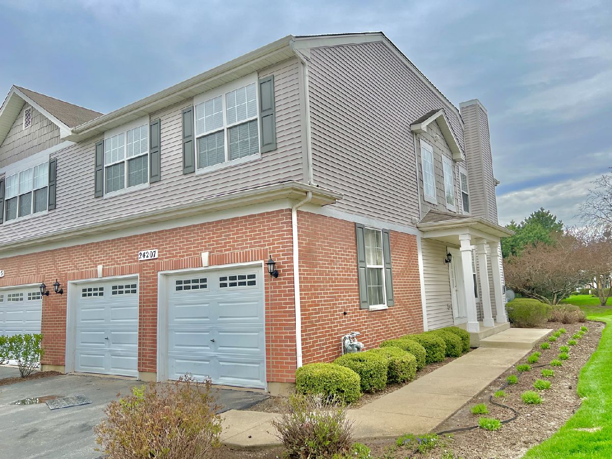 Townhomes & Condos Rented Walnut Creek Plainfield Illinois, 24207 Walnut