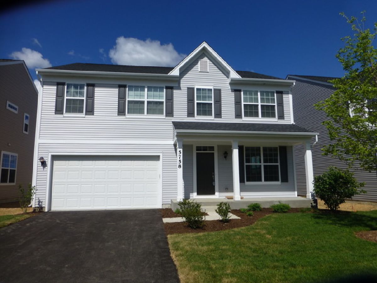 Homes Rented Arbor Trails Lisle Illinois, 5758 Oak Ridge