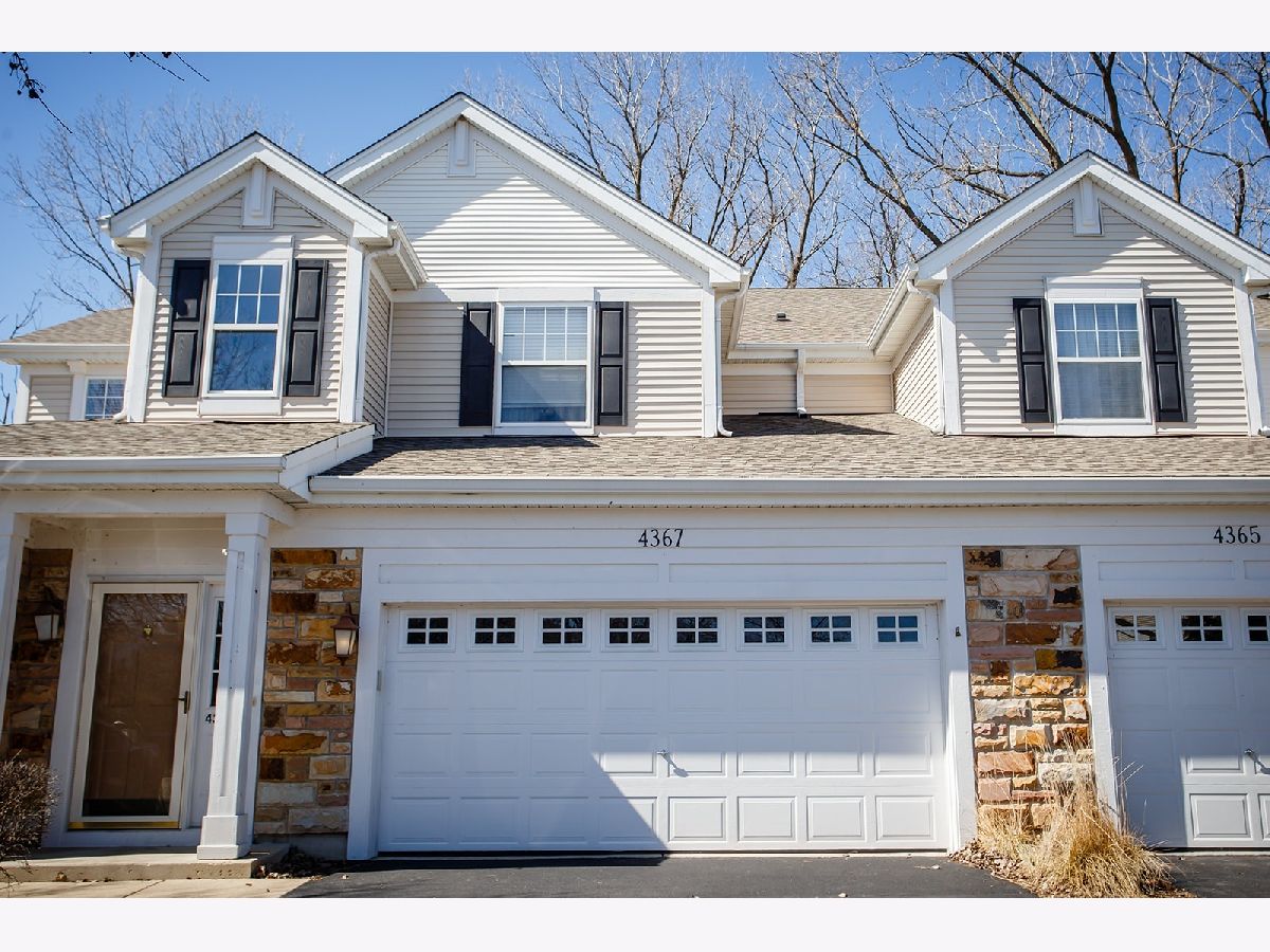 Townhomes & Condos Sold Waters Edge Island Lake Illinois, 4367 Waters Edge