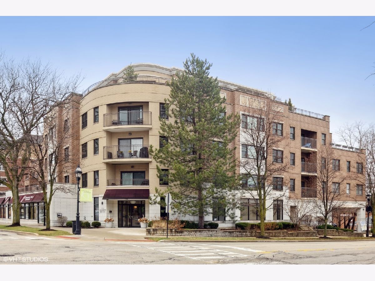 Condominiums Sold Crescent Station Glen Ellyn Illinois, 586 Crescent