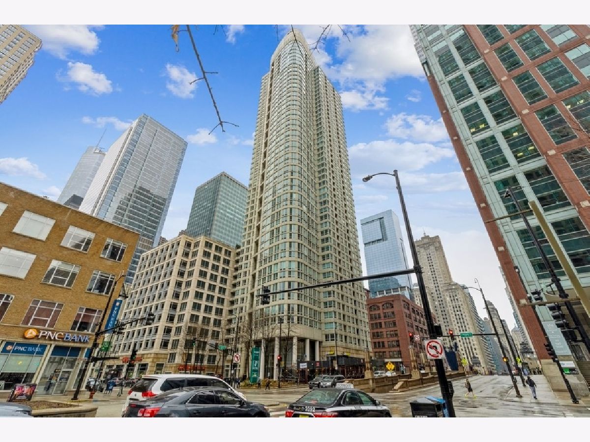 Condominiums Sold Sterling Chicago Illinois, 345 La Salle